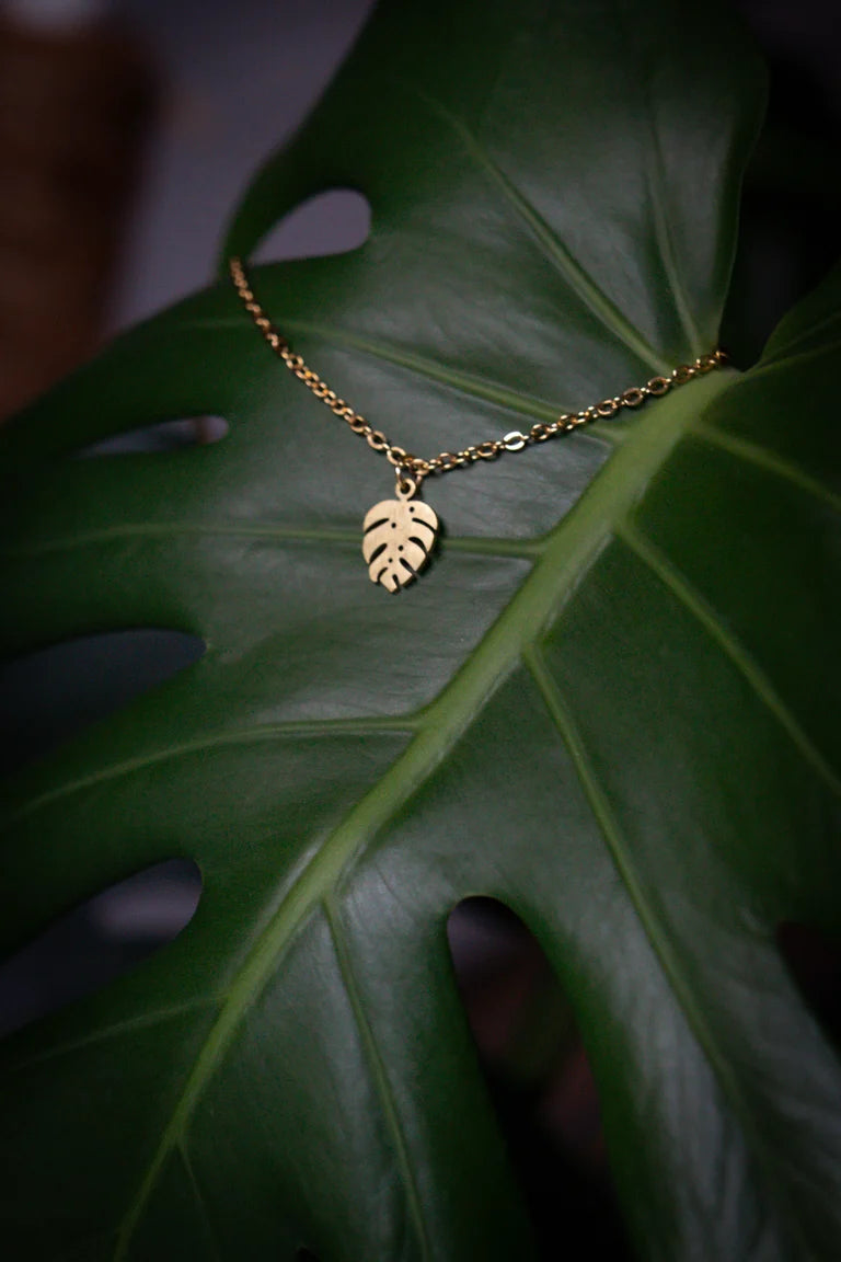 Monstera Necklace
