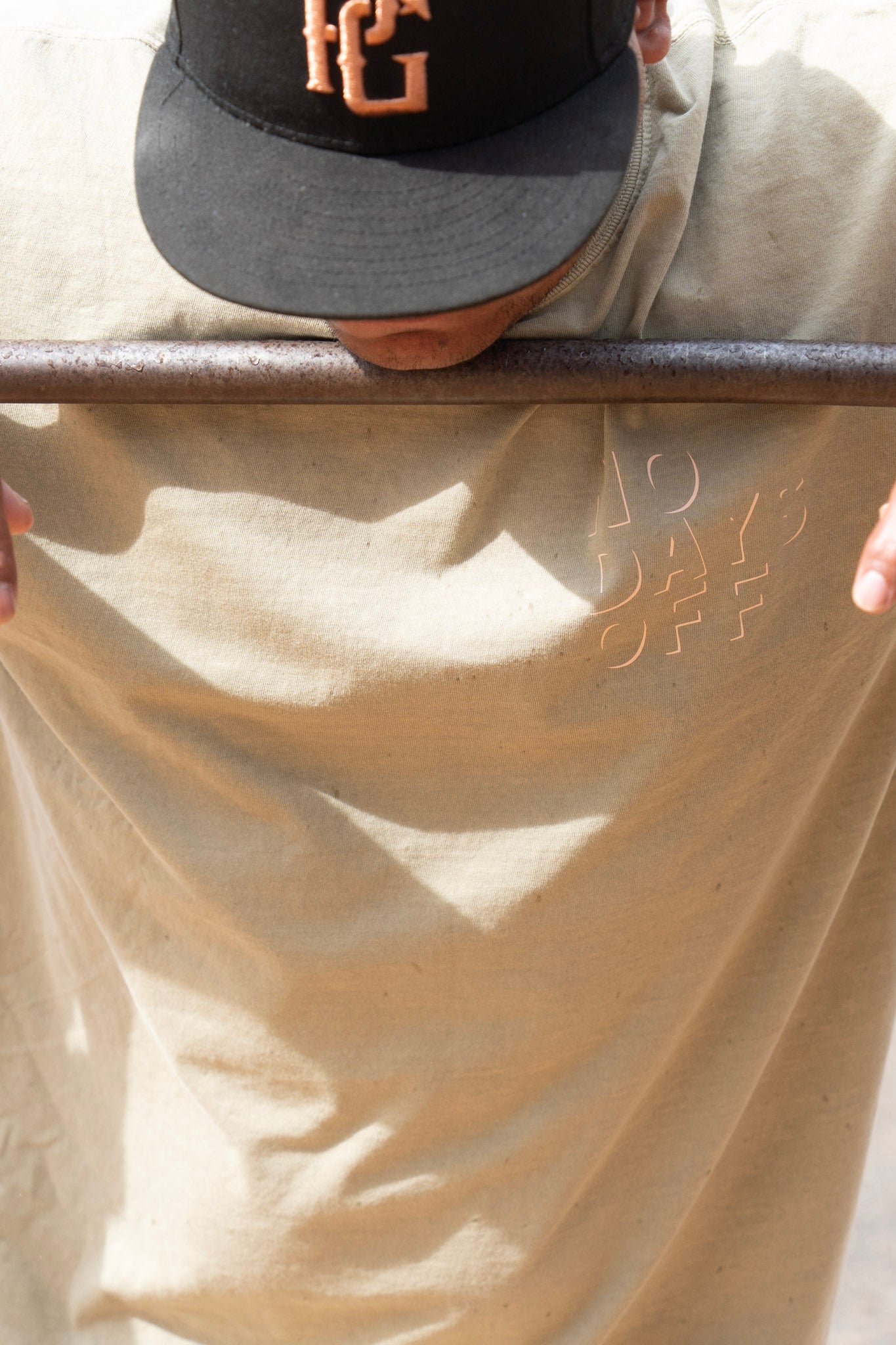 No Days Off-HEAVYWEIGHT TEE