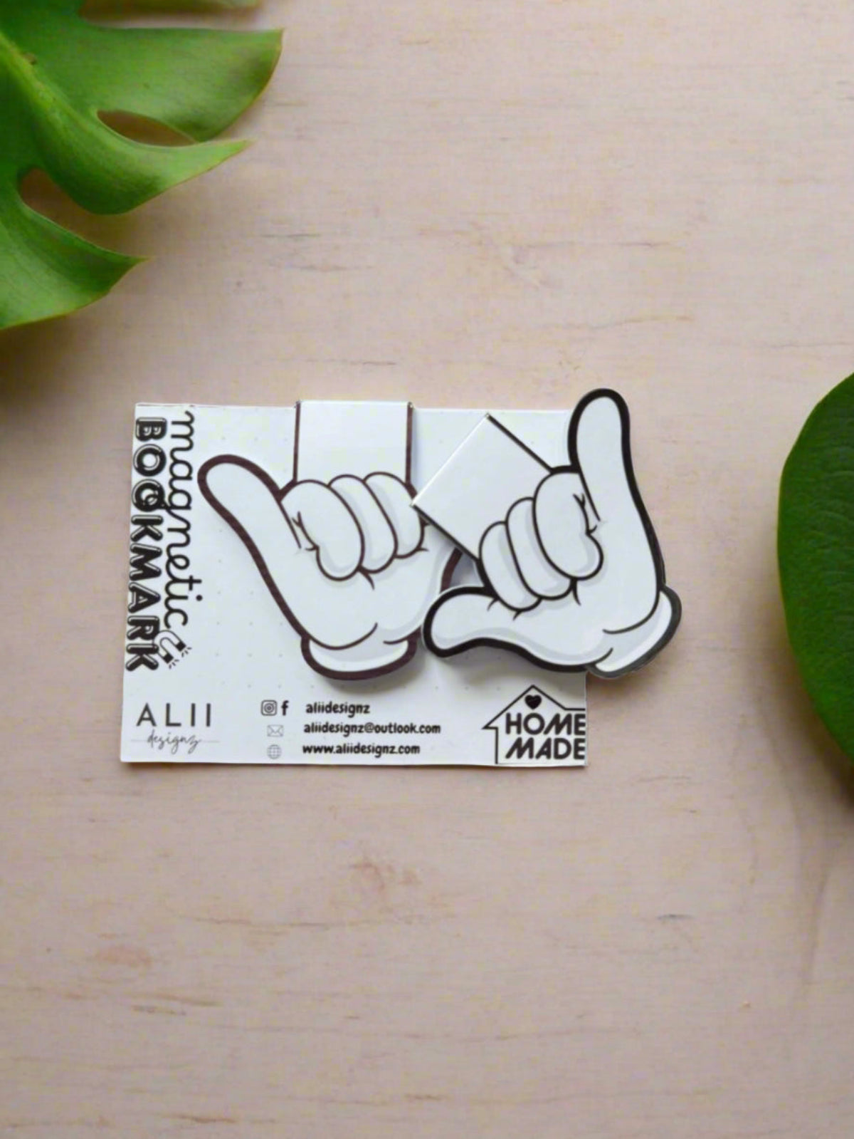 CUSTOM MAGNETIC BOOKMARK